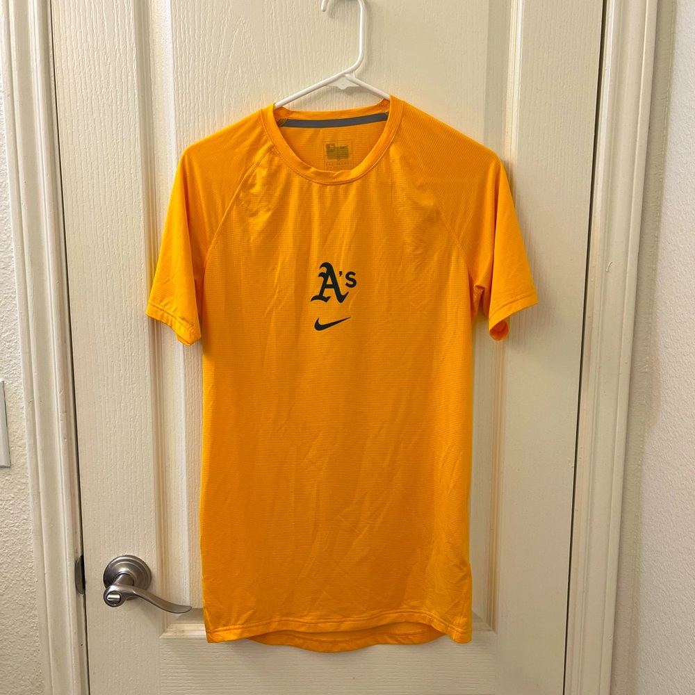 Nike // Oakland Athletics Shirt